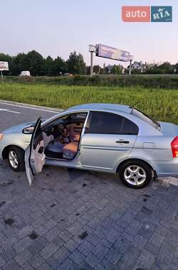 Седан Hyundai Accent 2008 в Новояворовске