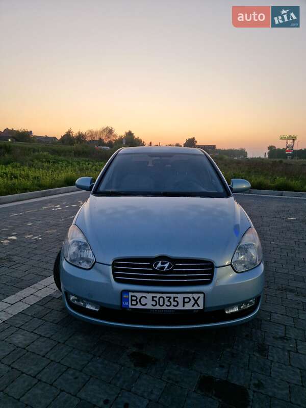 Седан Hyundai Accent 2008 в Новояворівську