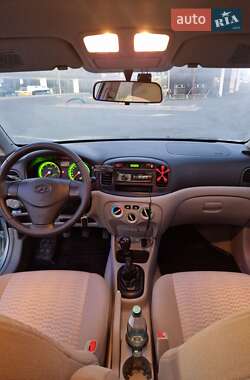 Седан Hyundai Accent 2008 в Новояворовске