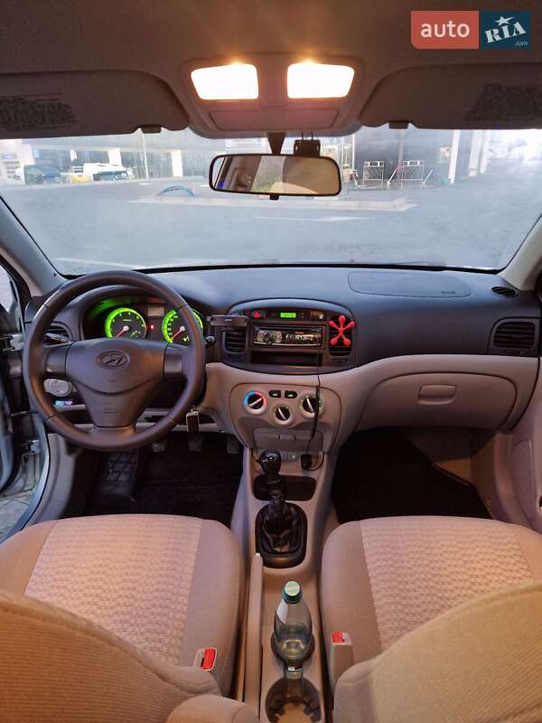 Седан Hyundai Accent 2008 в Новояворівську