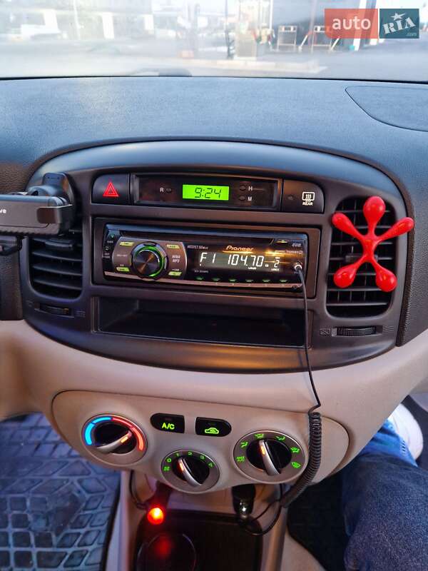 Седан Hyundai Accent 2008 в Новояворівську