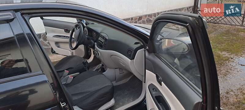 Хэтчбек Hyundai Accent 2008 в Ужгороде фото 4 Хэтчбек Hyundai Accent 2008 в Ужгороде