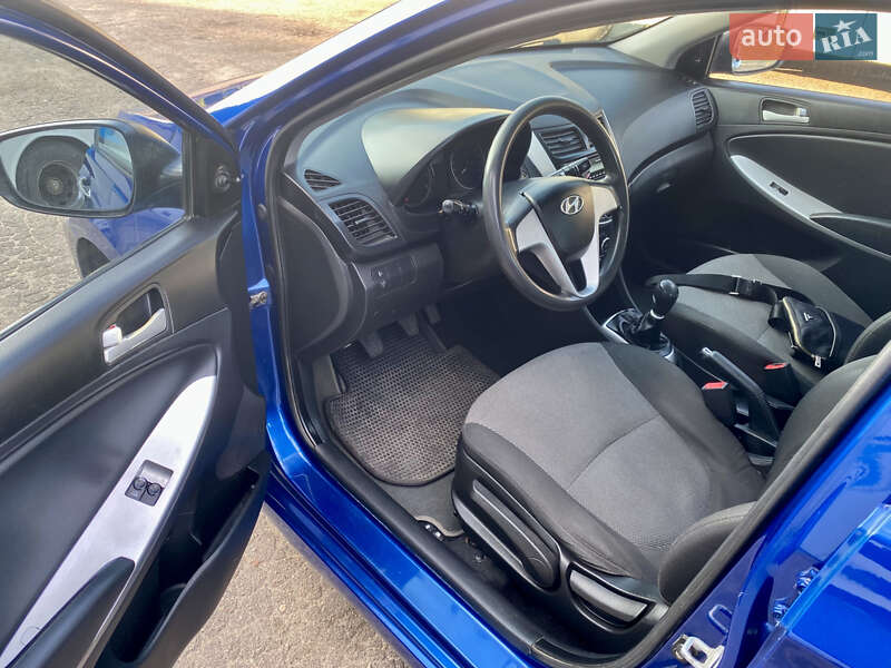 Седан Hyundai Accent 2011 в Кам'янському