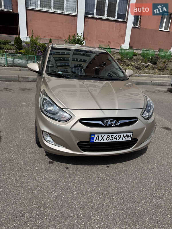 Седан Hyundai Accent 2011 в 