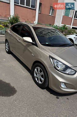 Седан Hyundai Accent 2011 в 