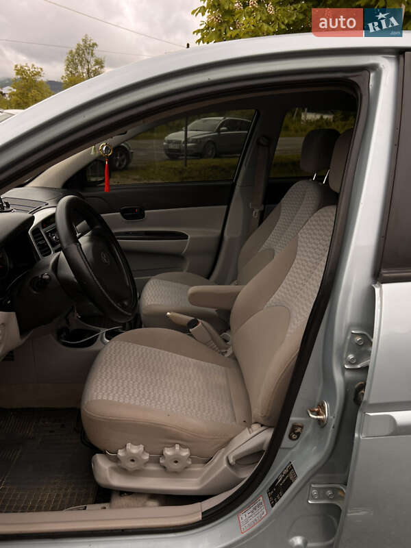 Седан Hyundai Accent 2008 в Надворной