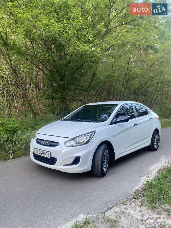 Седан Hyundai Accent 2011 в Киеве