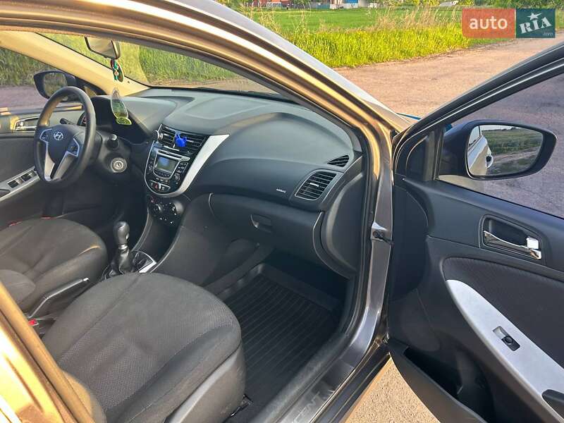 Седан Hyundai Accent 2011 в Києві