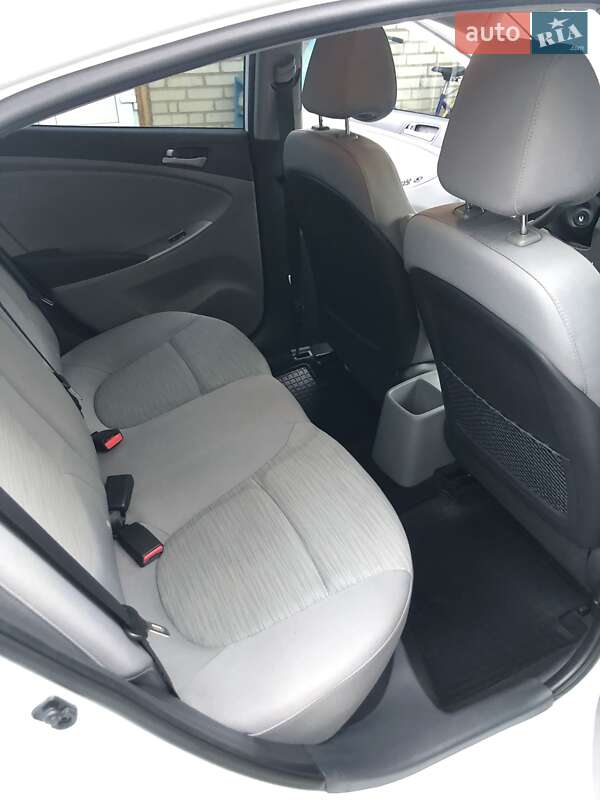 Седан Hyundai Accent 2016 в Гайсине