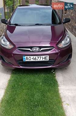 Седан Hyundai Accent 2011 в Ужгороде