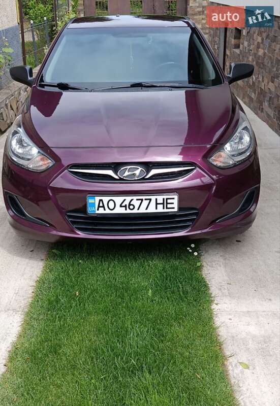 Hyundai Accent 2011