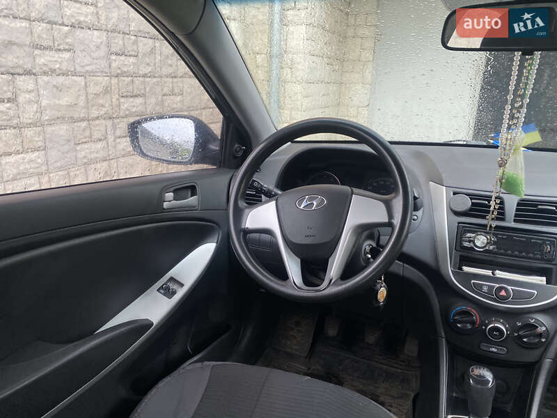 Седан Hyundai Accent 2012 в Ивано-Франковске