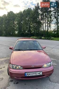 Седан Hyundai Accent 1995 в Корце