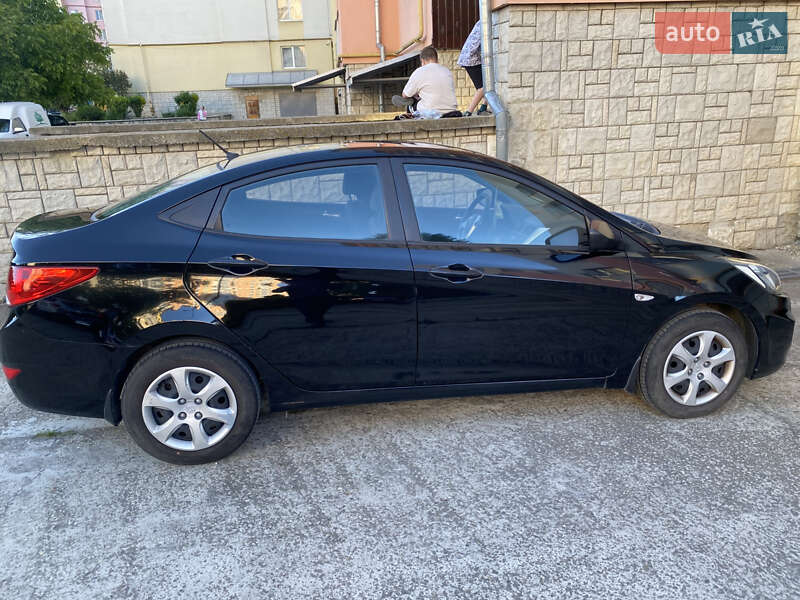 Седан Hyundai Accent 2012 в Ивано-Франковске