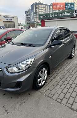 Седан Hyundai Accent 2013 в 
