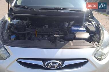 Седан Hyundai Accent 2012 в 
