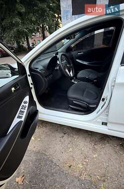 Седан Hyundai Accent 2011 в 