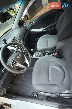 Седан Hyundai Accent 2011 в 