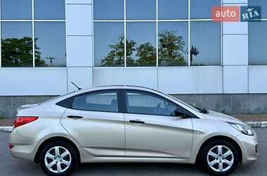 Седан Hyundai Accent 2011 в 