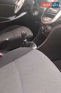 Седан Hyundai Accent 2013 в 