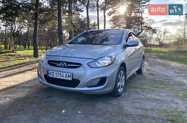 Седан Hyundai Accent 2011 в Днепре