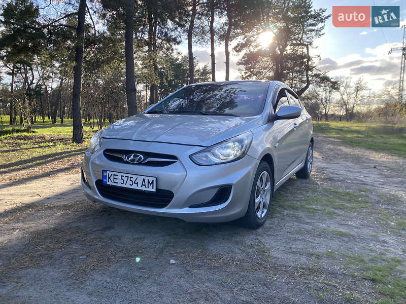 Hyundai Accent 2011