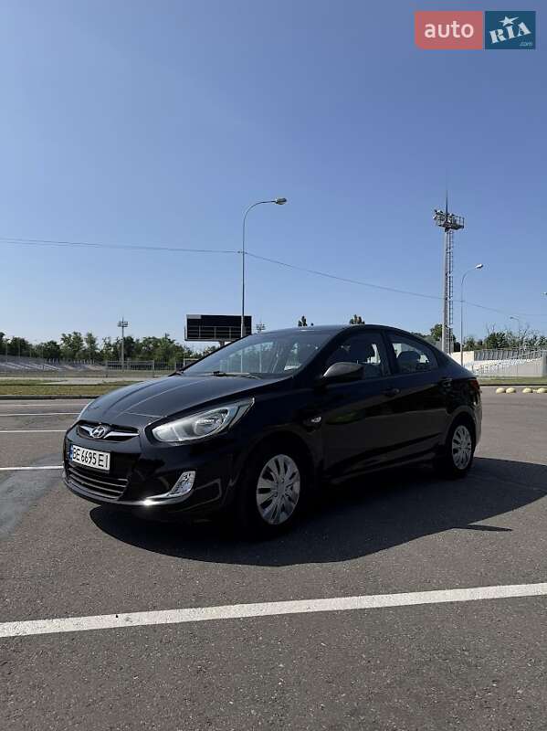 Hyundai Accent 2011