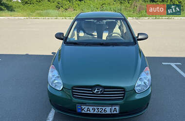 Седан Hyundai Accent 2006 в Погребах