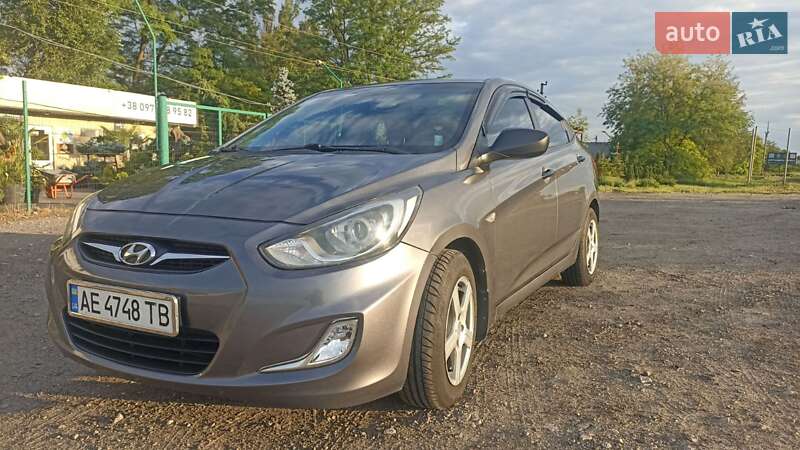 Седан Hyundai Accent 2013 в Дніпрі