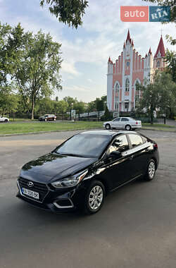 Седан Hyundai Accent 2017 в Киеве