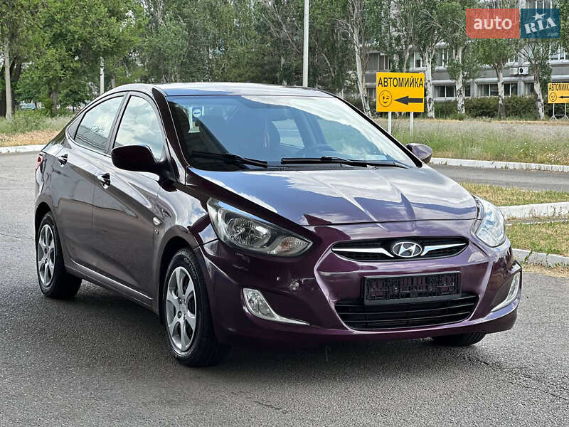 Седан Hyundai Accent 2011 в Дніпрі