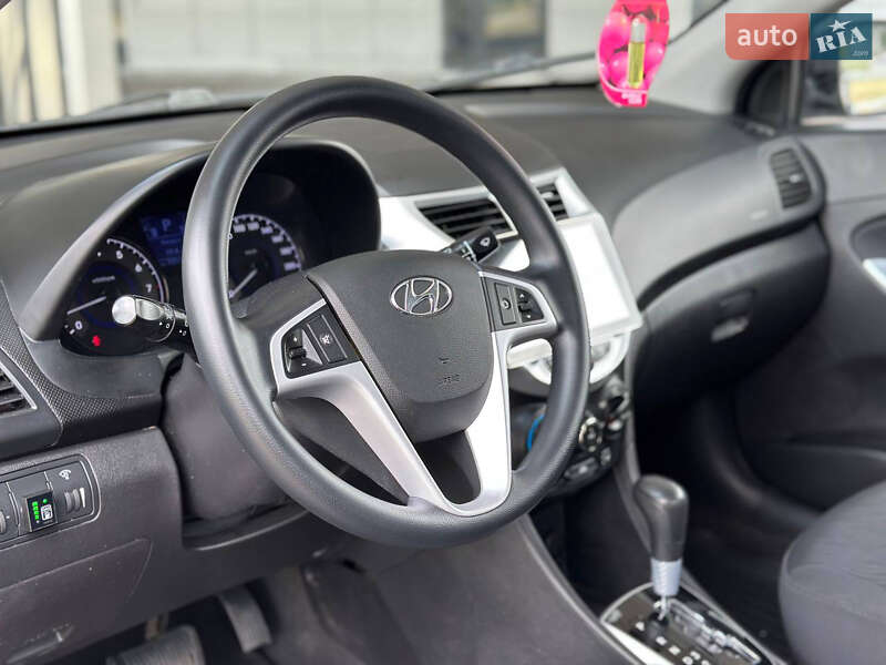 Седан Hyundai Accent 2011 в Дніпрі