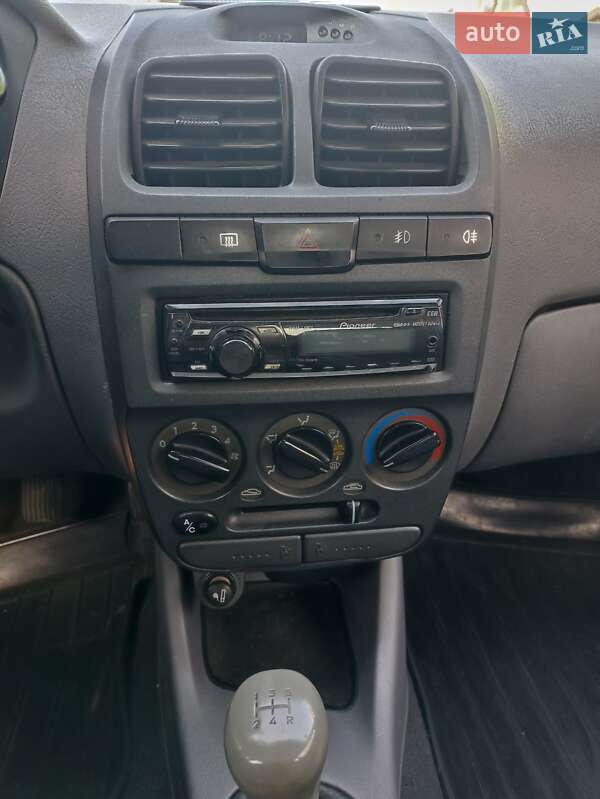 Седан Hyundai Accent 2005 в Києві