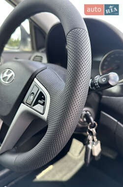 Седан Hyundai Accent 2013 в 