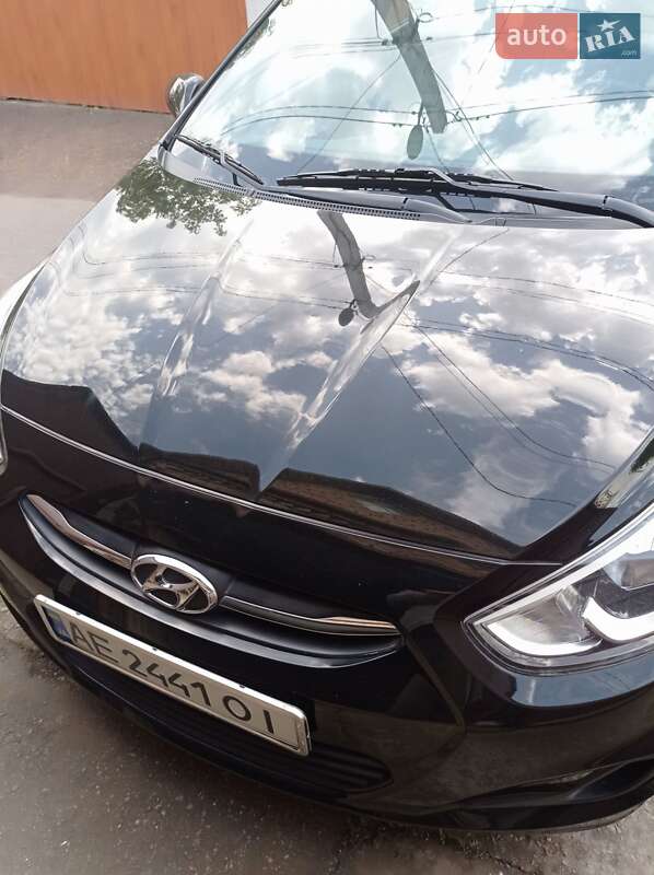 Хетчбек Hyundai Accent 2016 в Кривому Розі