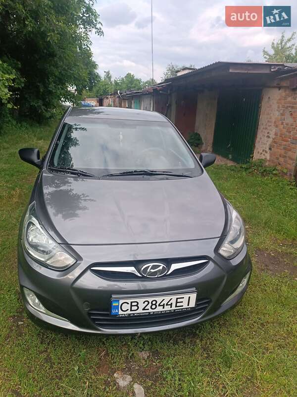 Hyundai Accent 2013