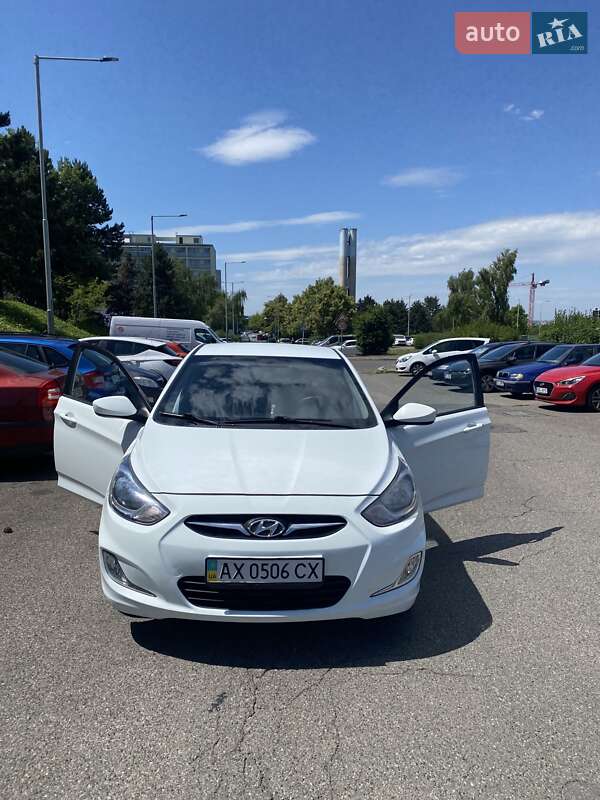 Хетчбек Hyundai Accent 2012 в Харкові