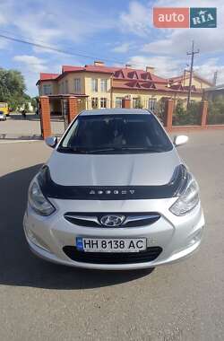 Седан Hyundai Accent 2011 в 