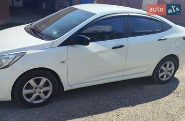 Седан Hyundai Accent 2013 в 