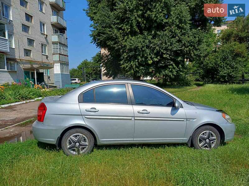 Седан Hyundai Accent 2008 в Варві