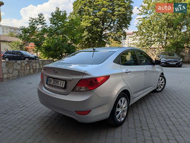 Седан Hyundai Accent 2011 в Івано-Франківську