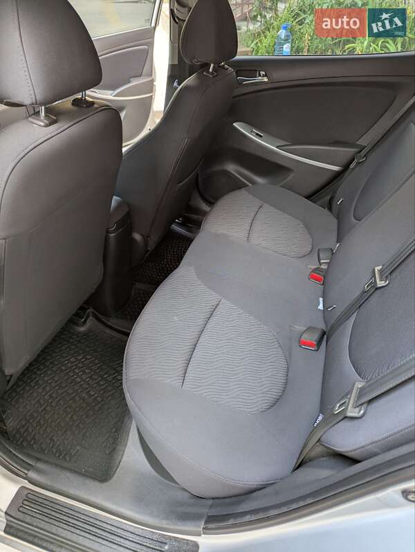 Седан Hyundai Accent 2011 в Івано-Франківську