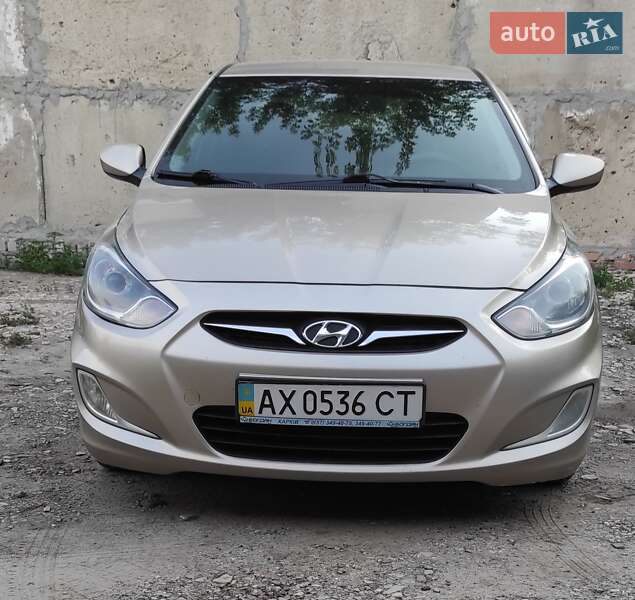 Hyundai Accent 2012