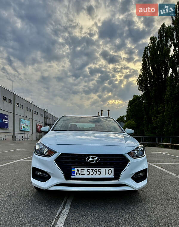 Седан Hyundai Accent 2017 в Киеве