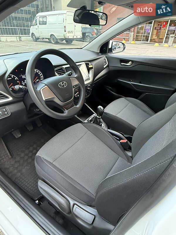 Седан Hyundai Accent 2017 в Киеве