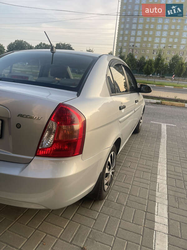 Седан Hyundai Accent 2007 в Киеве