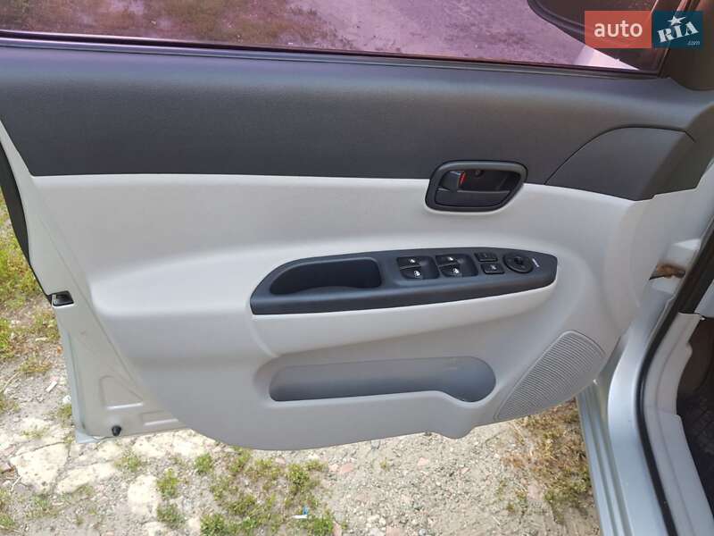 Седан Hyundai Accent 2008 в Вышгороде