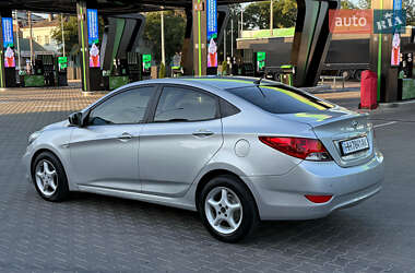 Седан Hyundai Accent 2011 в 