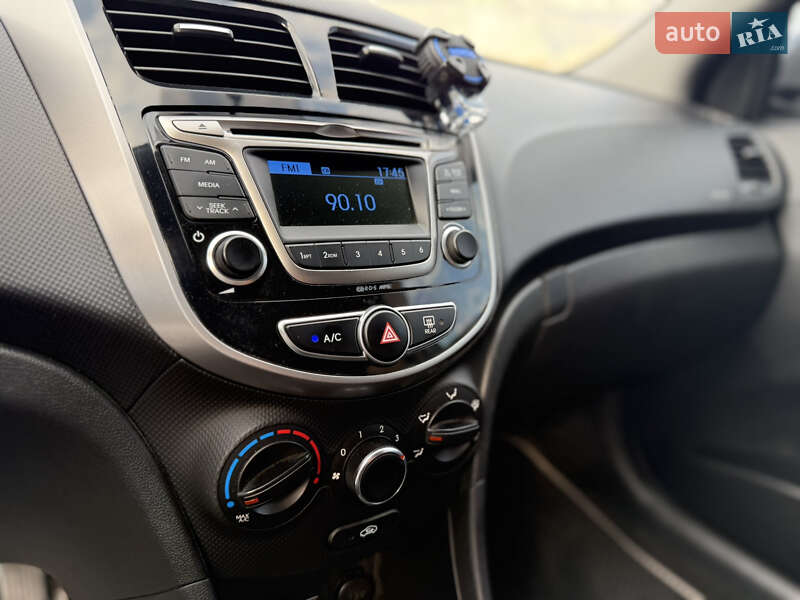 Седан Hyundai Accent 2019 в Днепре