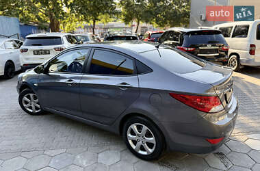Седан Hyundai Accent 2011 в 